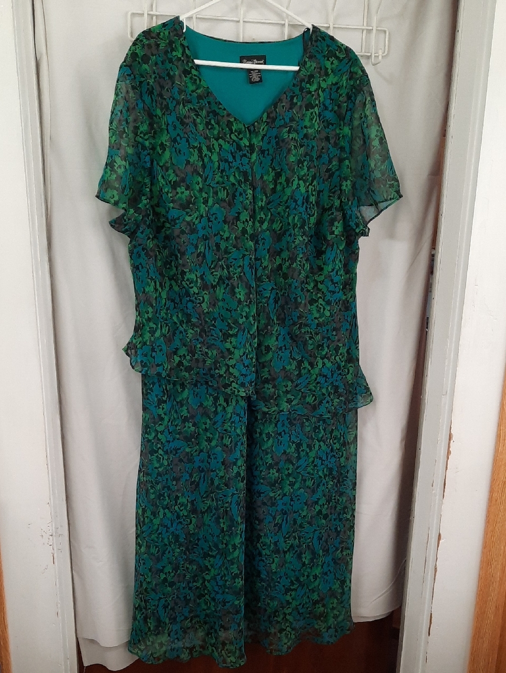 Maggie Barnes Teal and Green Floral Chiffon Dress - Size 28W
